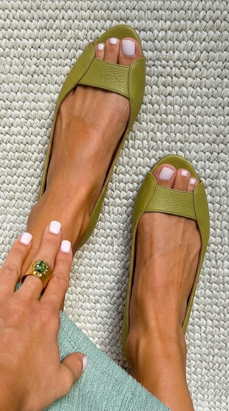 ADELINE GOLDEN SANDALS CHIC COMFORT